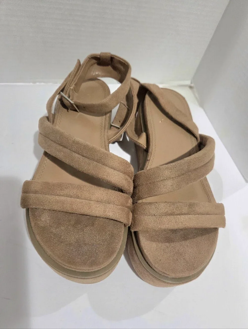 ASOS DESIGN Wide Fit Tailor padded strappy flatform sandals in beige Size 8 New.